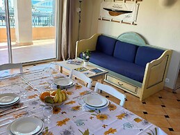 Provencal Apartment in Town Center