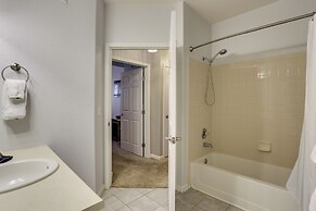 Easy E470 & 125 Access! Quiet Englewood Condo