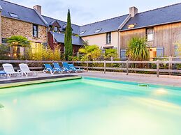 Coastal Apartment Escape in Cancale