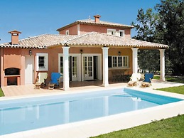 Var Duplex House for 6 With Pool