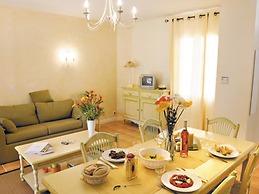 Var Duplex House for 6 With Pool