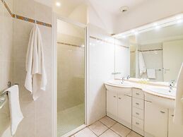 Eden Parc Golf Villa Sleeps 10 With Pool