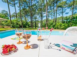 Eden Parc Golf Villa Sleeps 10 With Pool