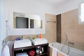 Luberon Villa With Private Pool for 8