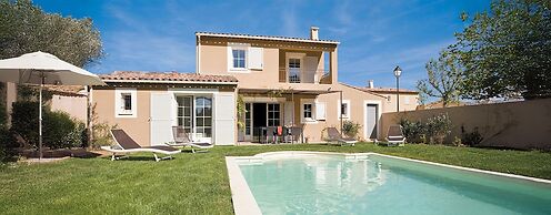 Luberon Villa With Private Pool for 8