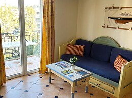 Apartment for 8 by the Beach