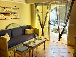 Apartment for 8 by the Beach