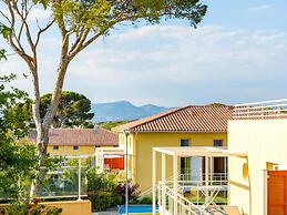 Var Coast Duplex Apartment for 8