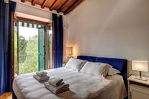 Romana Apartment by Mamo Florence