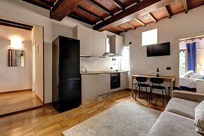 Romana Apartment by Mamo Florence