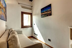 Romana Apartment by Mamo Florence