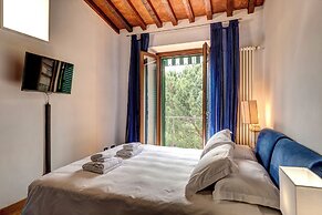 Romana Apartment by Mamo Florence