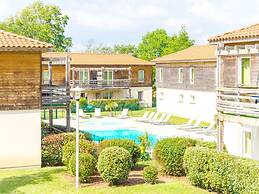 Chic Lakeside Apartment Escape