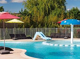 Provencal Cottage for 4 With Pool