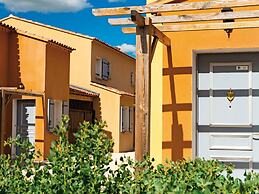 Provencal Cottage for 4 With Pool
