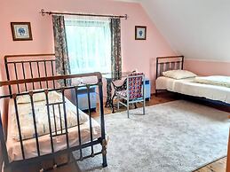 Comfortable Holiday Villa With a Private Garden