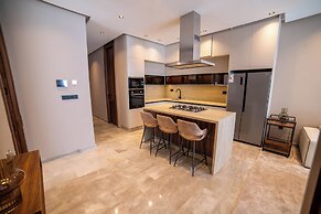AURA LUXURY BY MALABATA HILLS