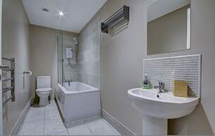 Contractor Friendly 1-bed Ensuite Ayr Town Centre KA7