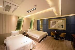 Gyeryong BON Hotel
