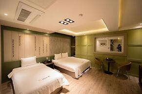 Gyeryong BON Hotel