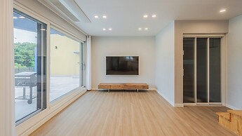 Gangneung Sacheon Bom House