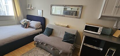 Apartment Sleeps 4 With Parking