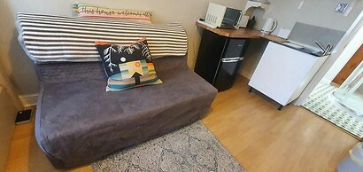 Apartment Sleeps 4 With Parking