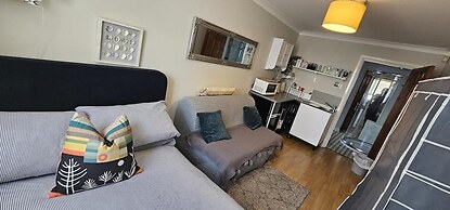 Apartment Sleeps 4 With Parking