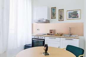 Pallamaglio Suites - Near Station & Historic Center