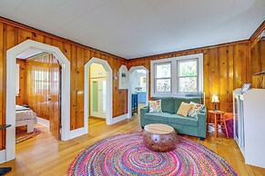 Blocks to Beach & Eats! Elk Rapids 'cozy Cottage'