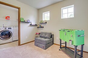 Walk to Trails & Golf: Sedro-woolley Retreat!