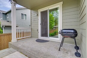 Walk to Trails & Golf: Sedro-woolley Retreat!