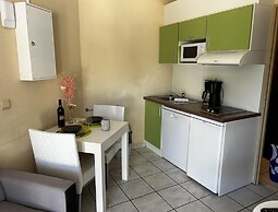 Sunny Duplex Cottage for 4