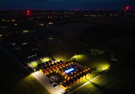 Holiday Homes With Access to the SPA Area