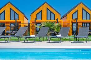 Holiday Homes With Access to the SPA Area