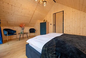 Large Holiday Home, Swimming Pool, Sauna, Jacuzzi