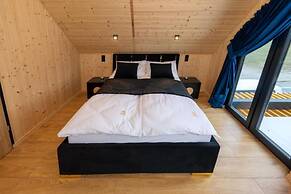 Large Holiday Home, Swimming Pool, Sauna, Jacuzzi