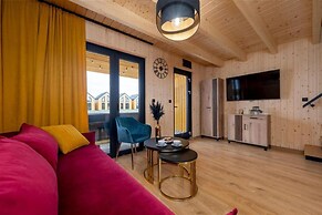 Large Holiday Home, Swimming Pool, Sauna, Jacuzzi