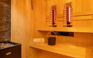 Large Holiday Home, Swimming Pool, Sauna, Jacuzzi