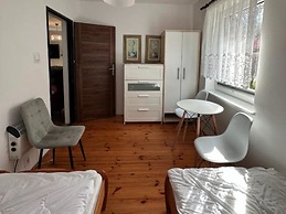 Large Holiday Home With Private Garden