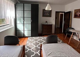 Large Holiday Home With Private Garden