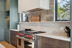 Sisu Lodge by Canmore Premier