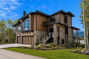 Sisu Lodge by Canmore Premier