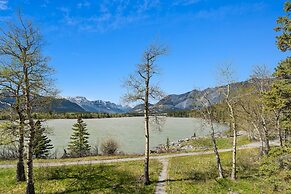 Sisu Lodge by Canmore Premier