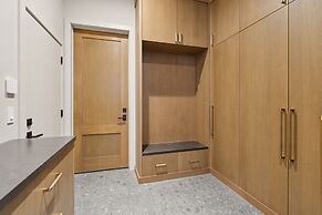 Sisu Lodge by Canmore Premier