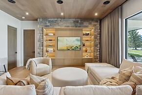 Sisu Lodge by Canmore Premier