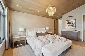Sisu Lodge by Canmore Premier