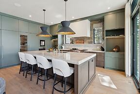 Sisu Lodge by Canmore Premier