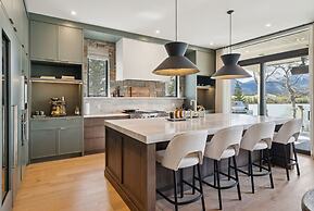 Sisu Lodge by Canmore Premier