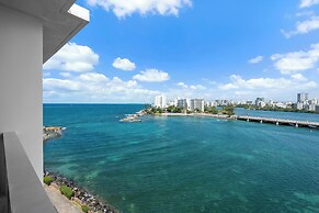 Condado Lagoon - Waterfront Escape